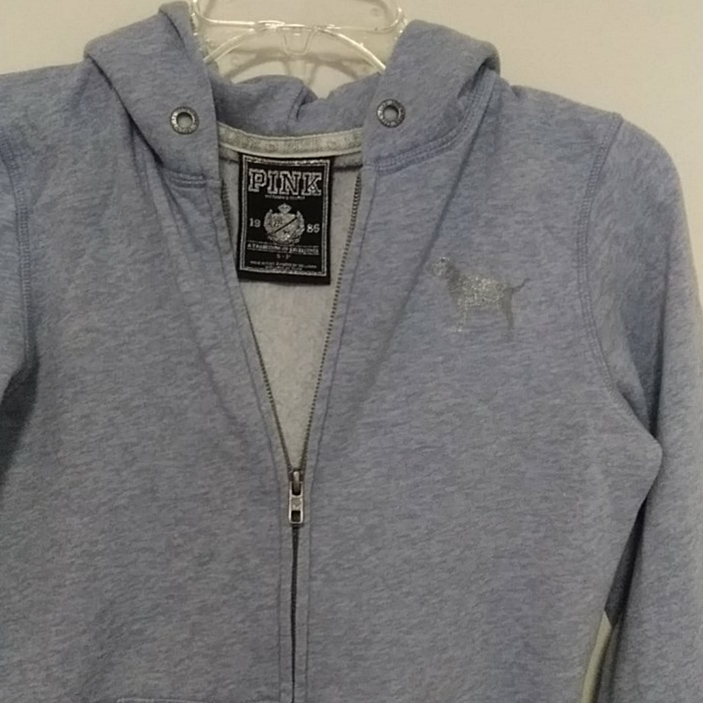 New never worn.hooded blue PINK zippered top